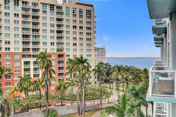 $4,400 | 1900 North Bayshore Drive, Unit 816, Miami, FL 33132