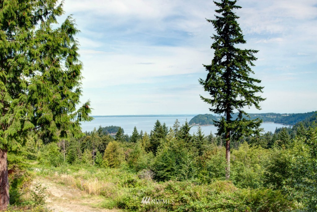 630 Chuckanut Heights Road Bellingham, WA 98229 - Photo 1 of 12