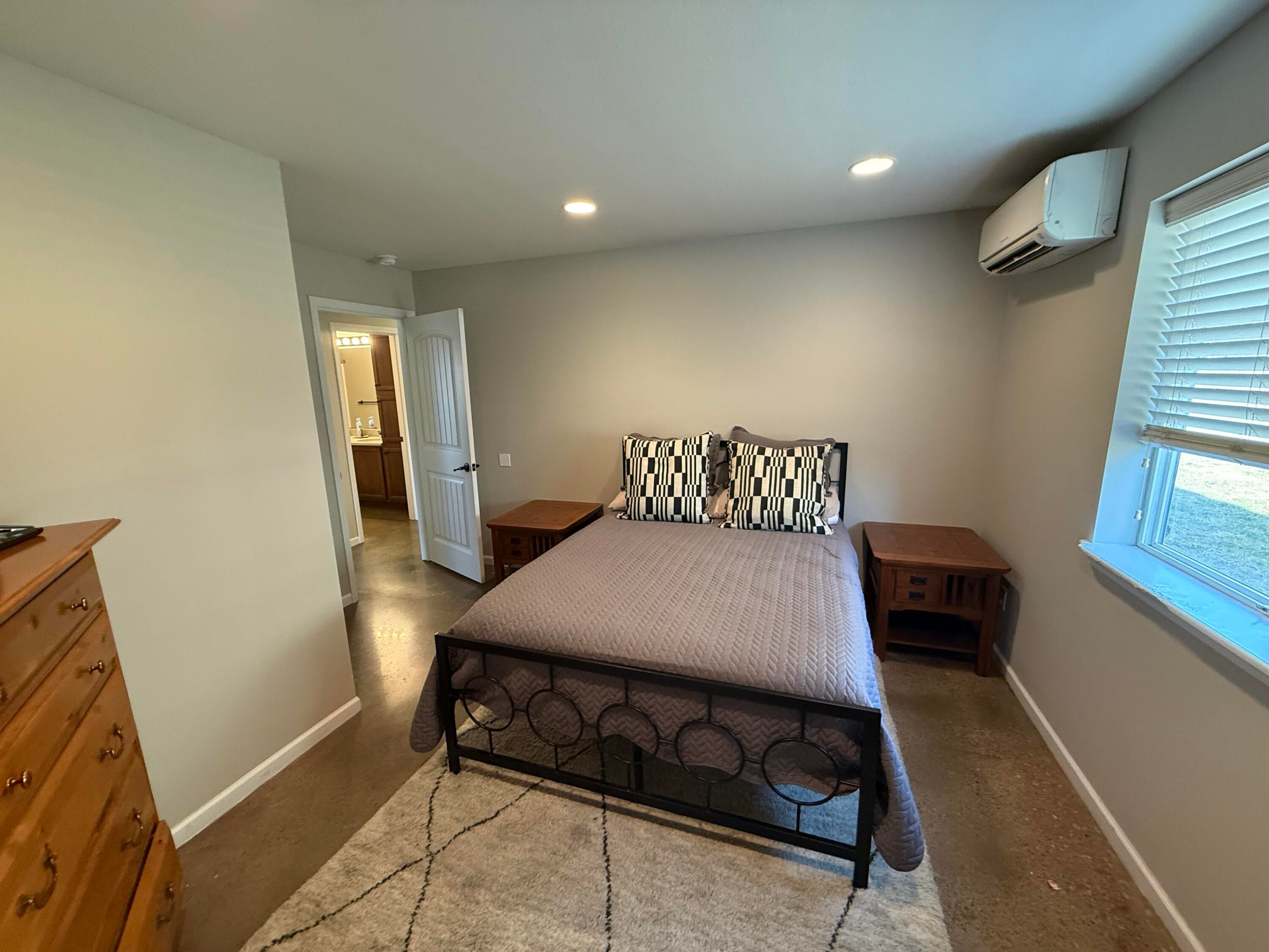1409 Paris Road, Unit 101 Columbia, MO 65201 - Photo 16 of 26 IMG_4589
