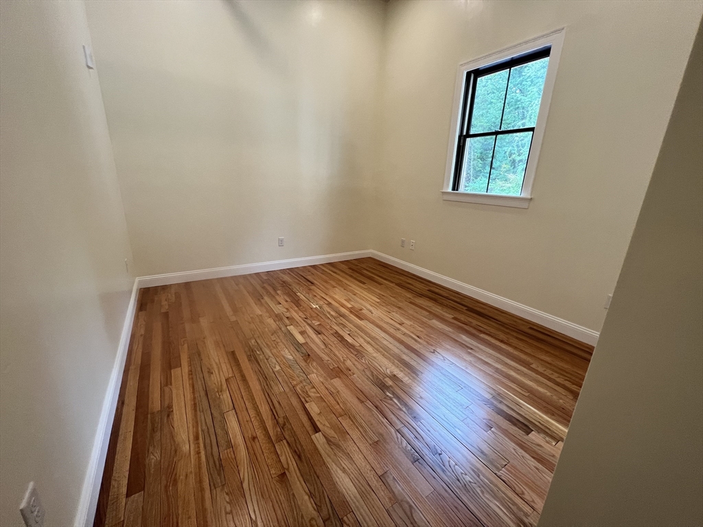352 Manchaug Road, Unit 3 Sutton, MA 01590 - Photo 5 of 6