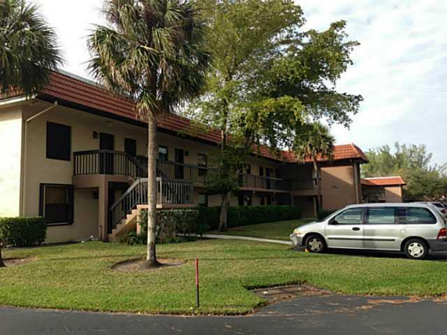 21911 Lake Forest Circle, Unit 201 Boca Raton, FL 33433 - Photo 1 of 6 Exterior Front