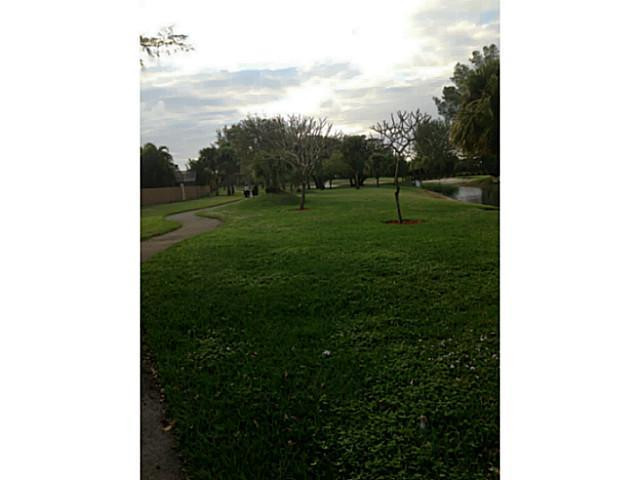 21911 Lake Forest Circle, Unit 201 Boca Raton, FL 33433 - Photo 6 of 6 Yard/Garden