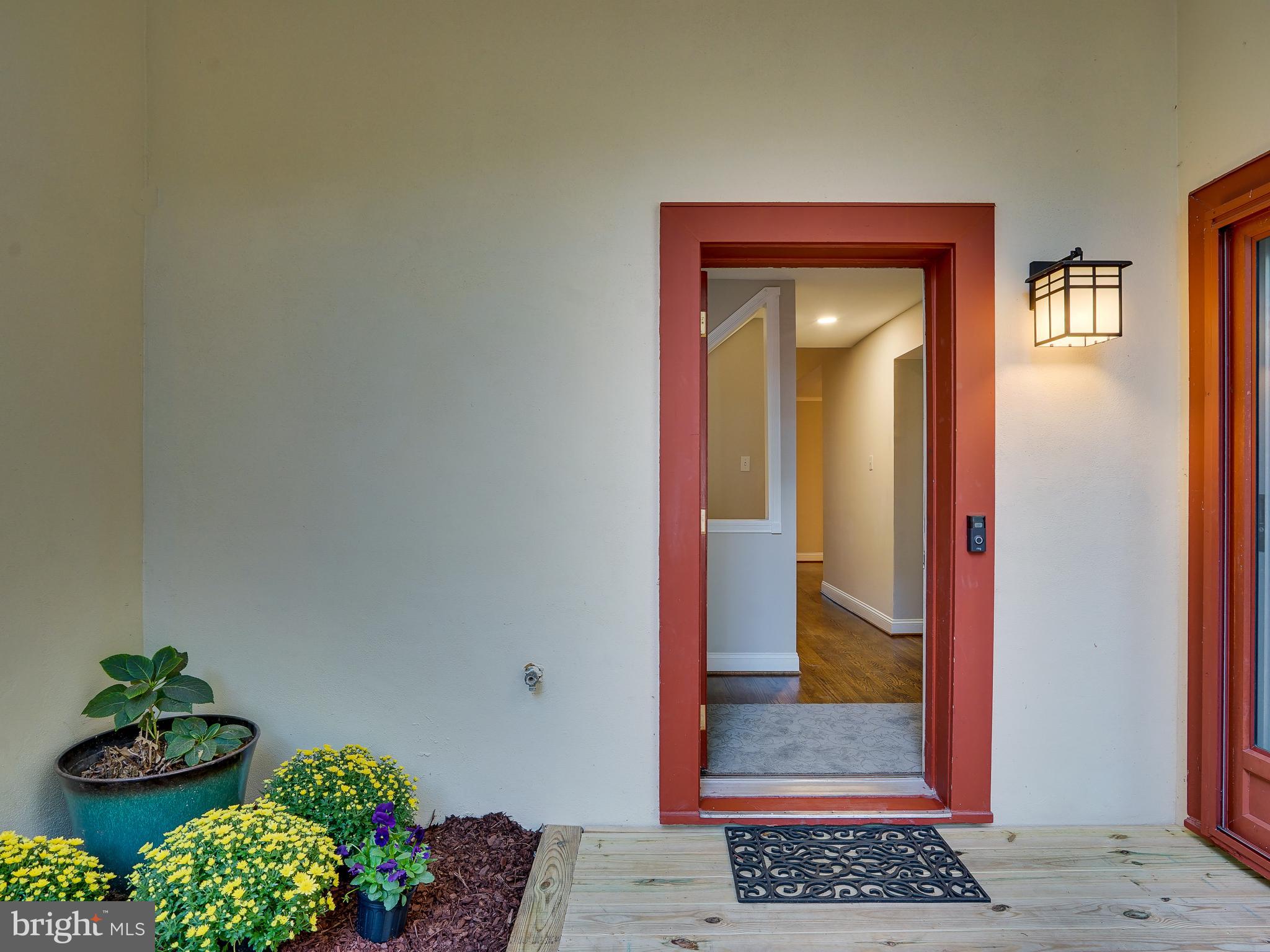 1595 Inlet Court Reston, VA 20190 - Photo 3 of 64 Welcome Home!