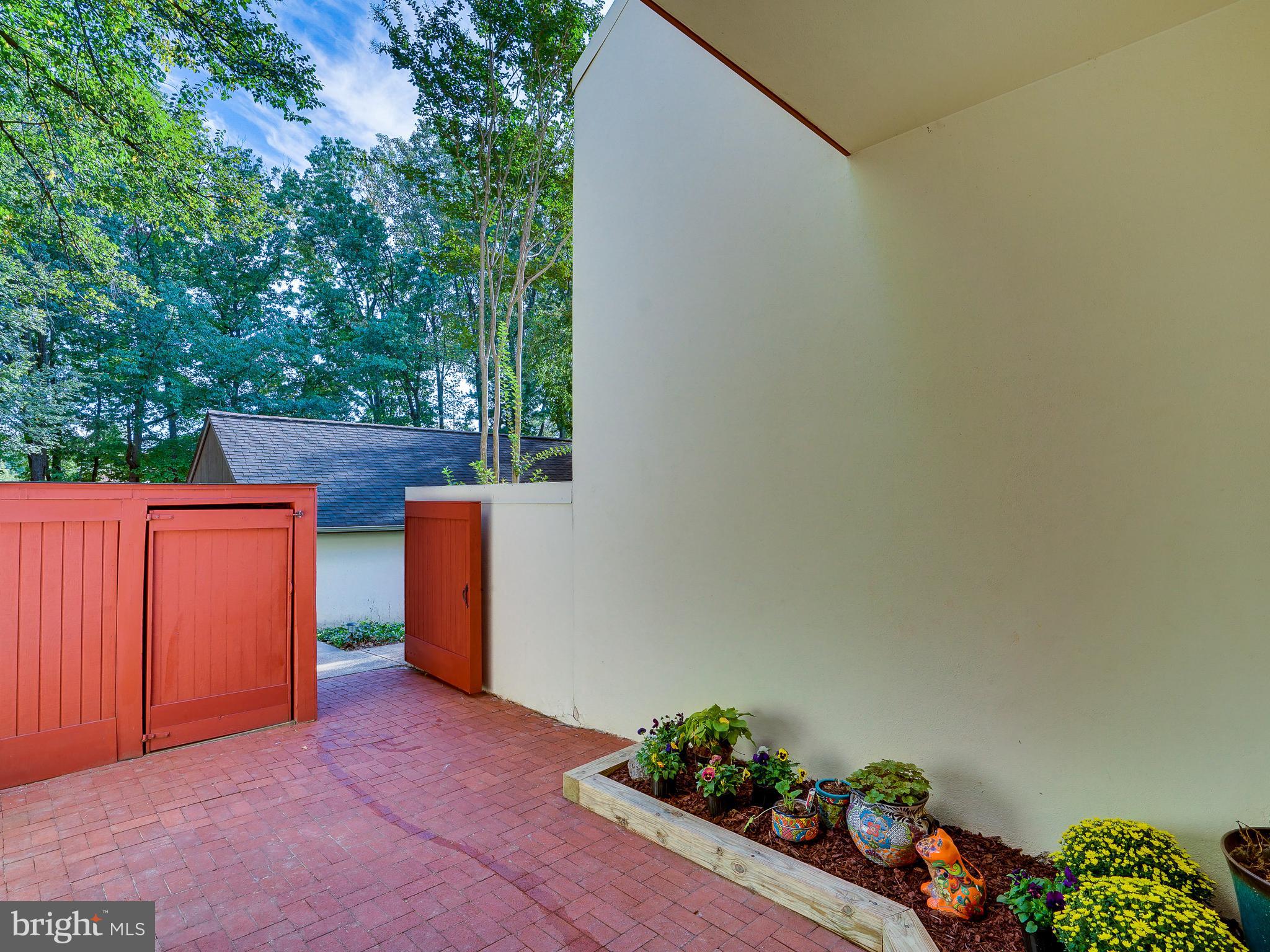 1595 Inlet Court Reston, VA 20190 - Photo 31 of 64 Heading to work - carport right out front