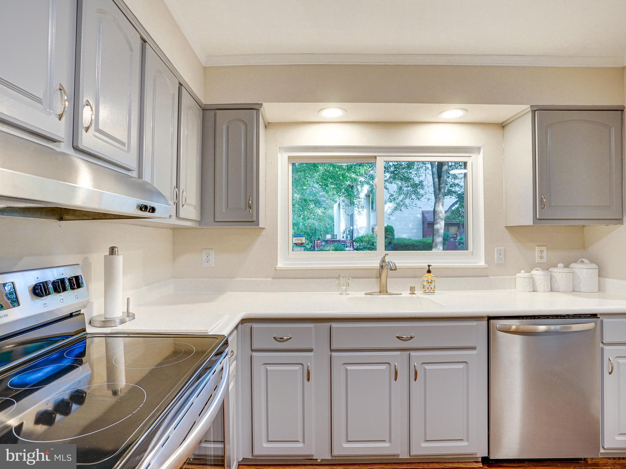 1595 Inlet Court Reston, VA 20190 - Photo 44 of 64 kitchen