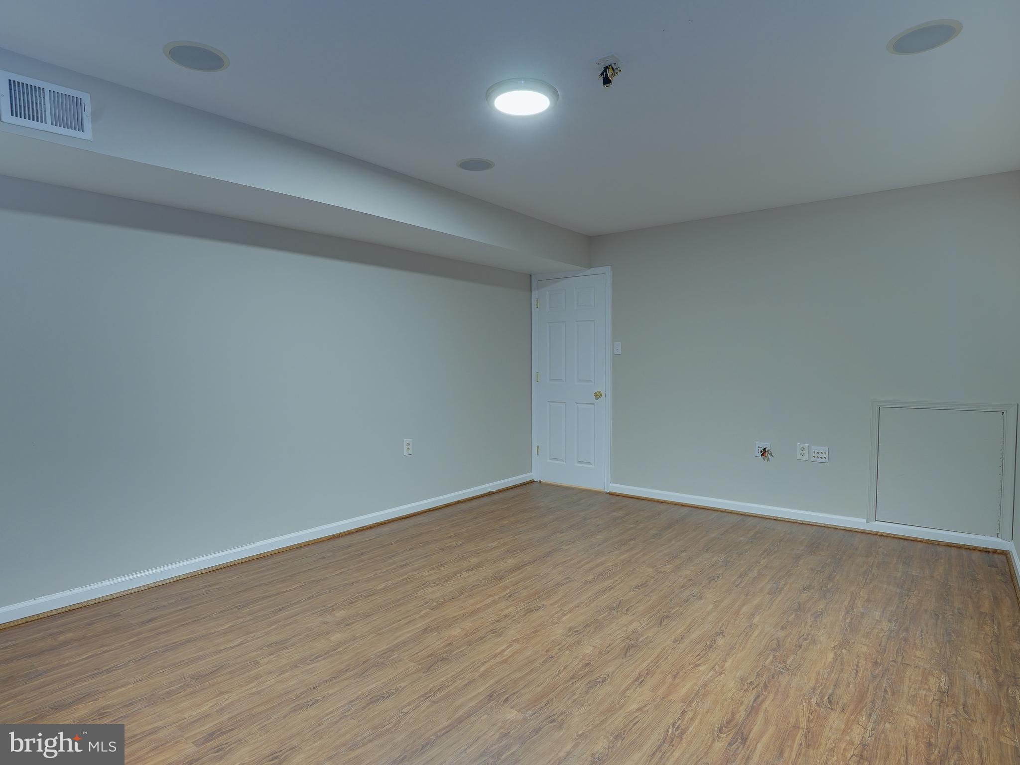 1595 Inlet Court Reston, VA 20190 - Photo 54 of 64 Game Room
