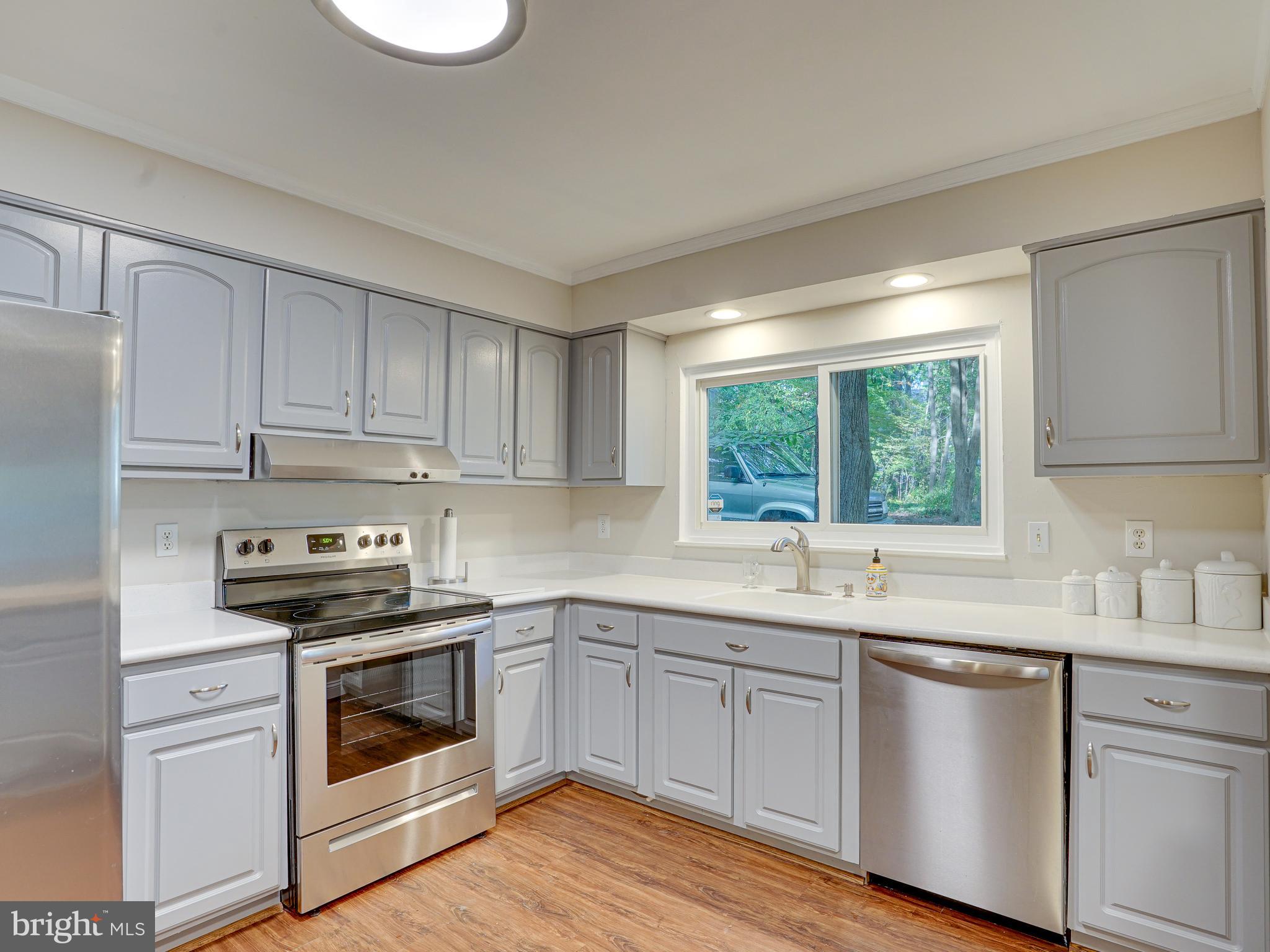 1595 Inlet Court Reston, VA 20190 - Photo 8 of 64 Kitchen