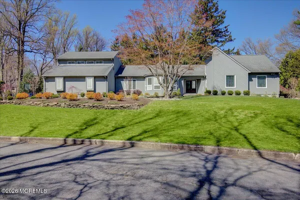 $1,290,000 | 19 Seagull Lane, Lincroft, NJ 07738