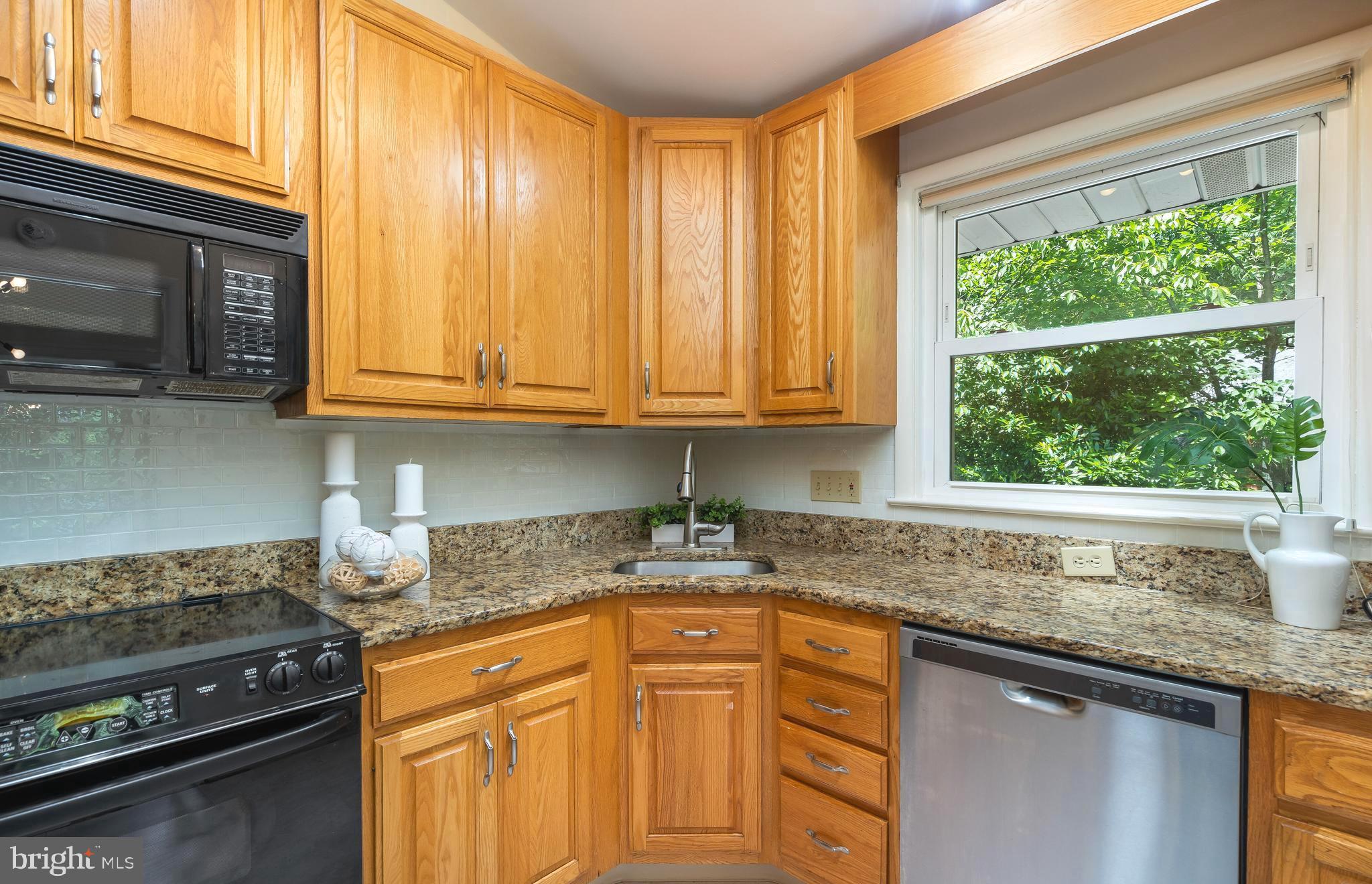 6702 Maxalea Road Baltimore, MD 21239 - Photo 14 of 46