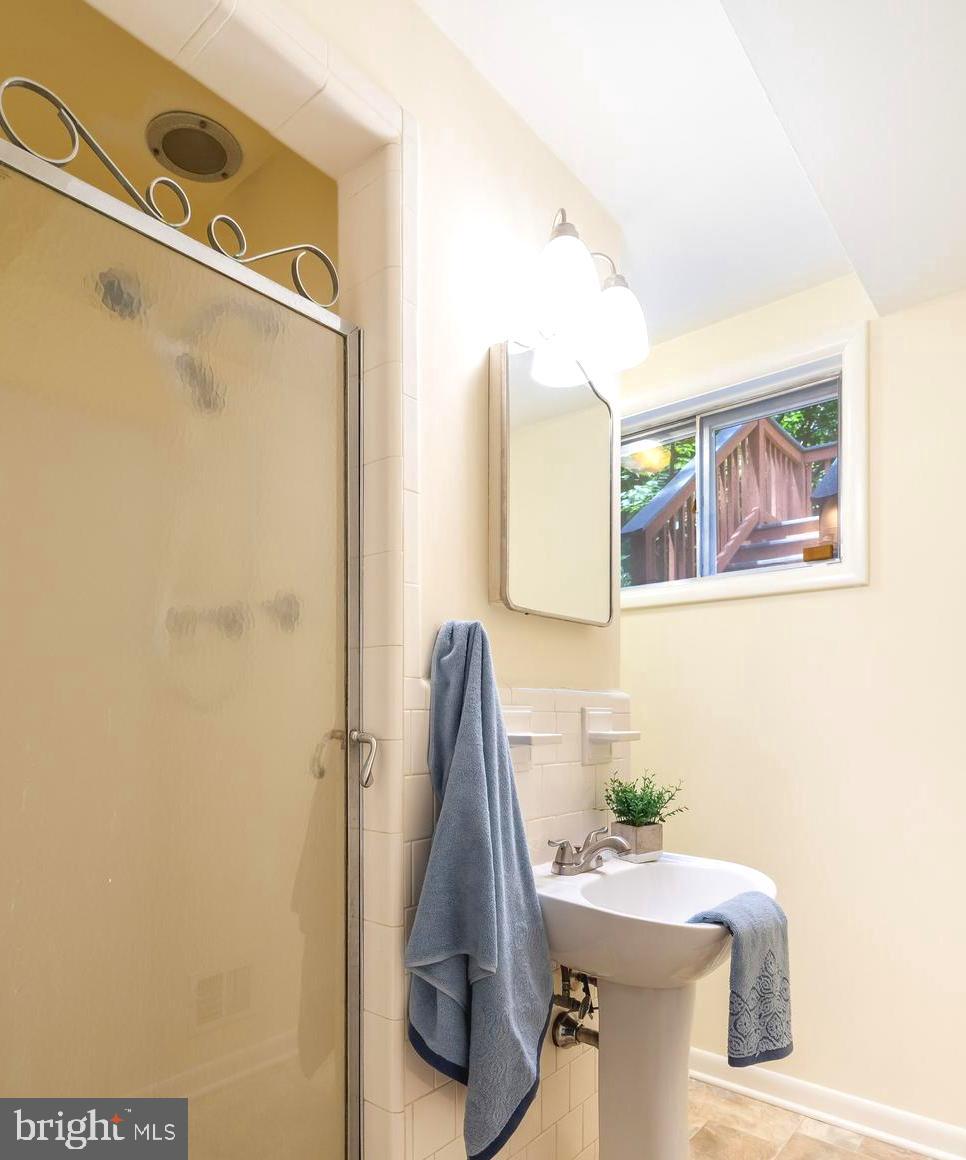6702 Maxalea Road Baltimore, MD 21239 - Photo 36 of 46