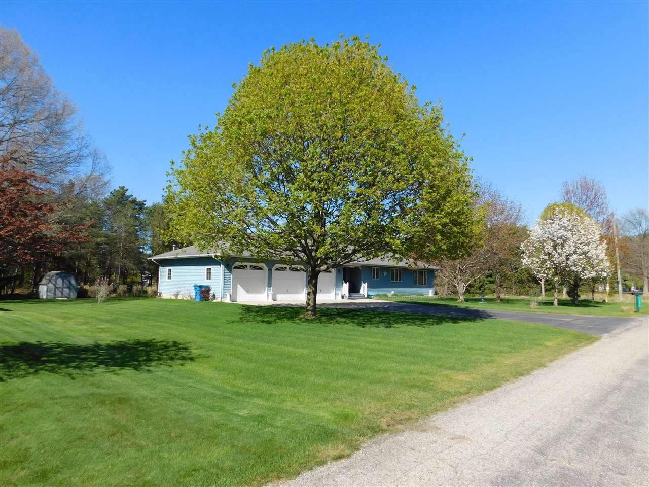 1576 Anthony Road Manistee, MI 49660 - Photo 3 of 34