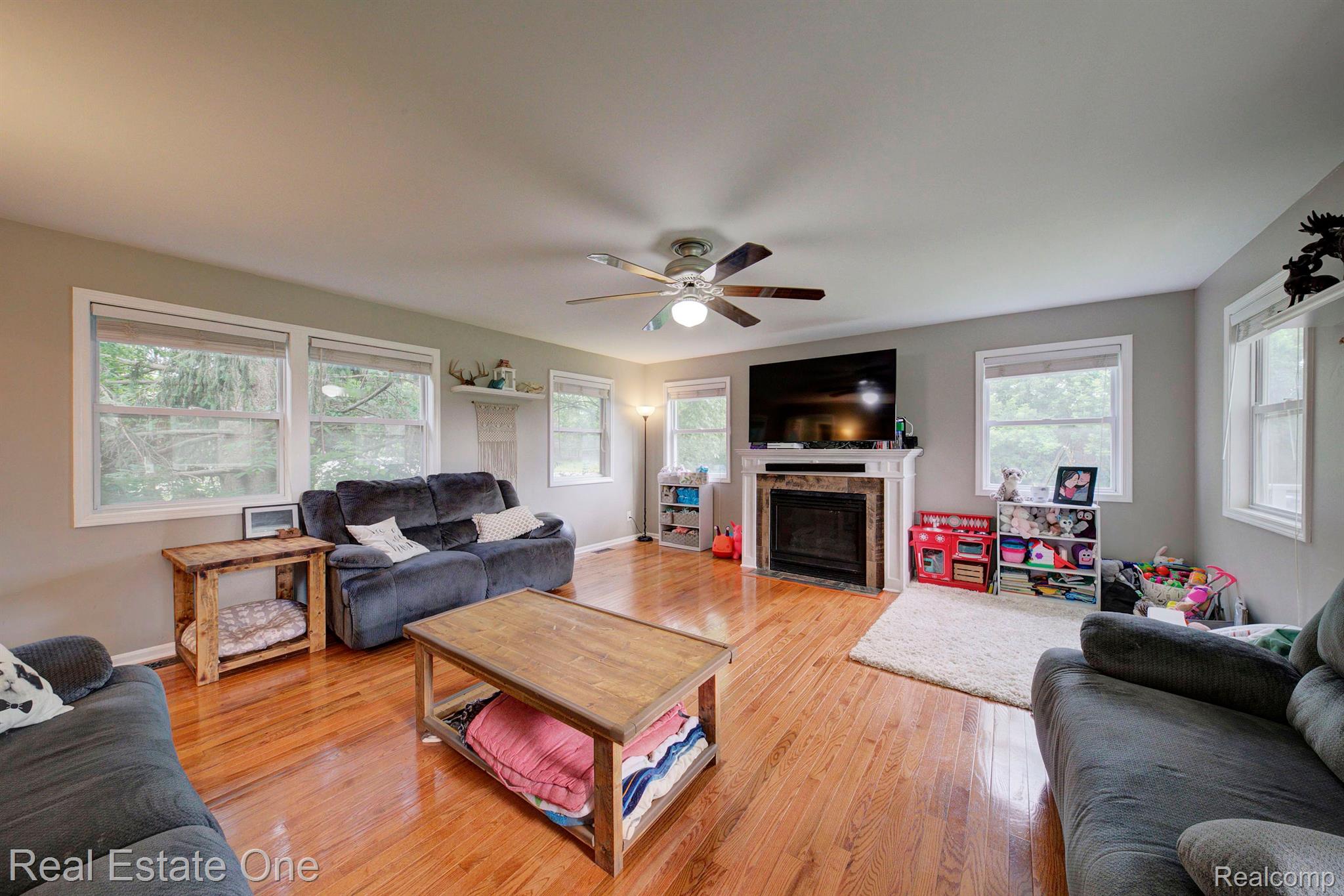 6017 Byron Road Howell, MI 48855 - Photo 41 of 94 Gallery Image 41