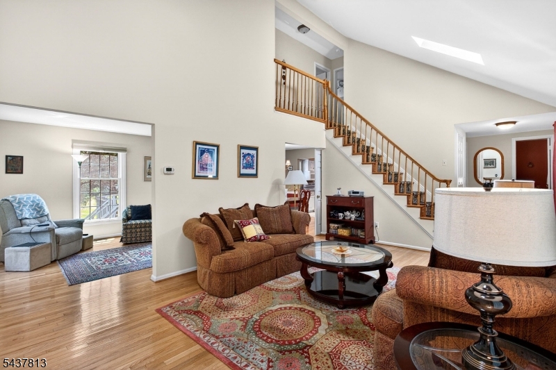 15 Hampton Court Bernards, NJ 07920 - Photo 6 of 45