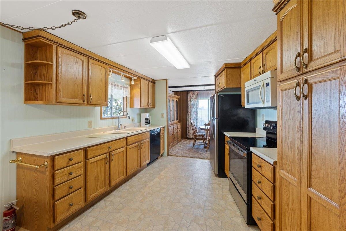 26510 North Monroe Road Deer Park, WA 99006 - Photo 9 of 32 Gallery Image 9