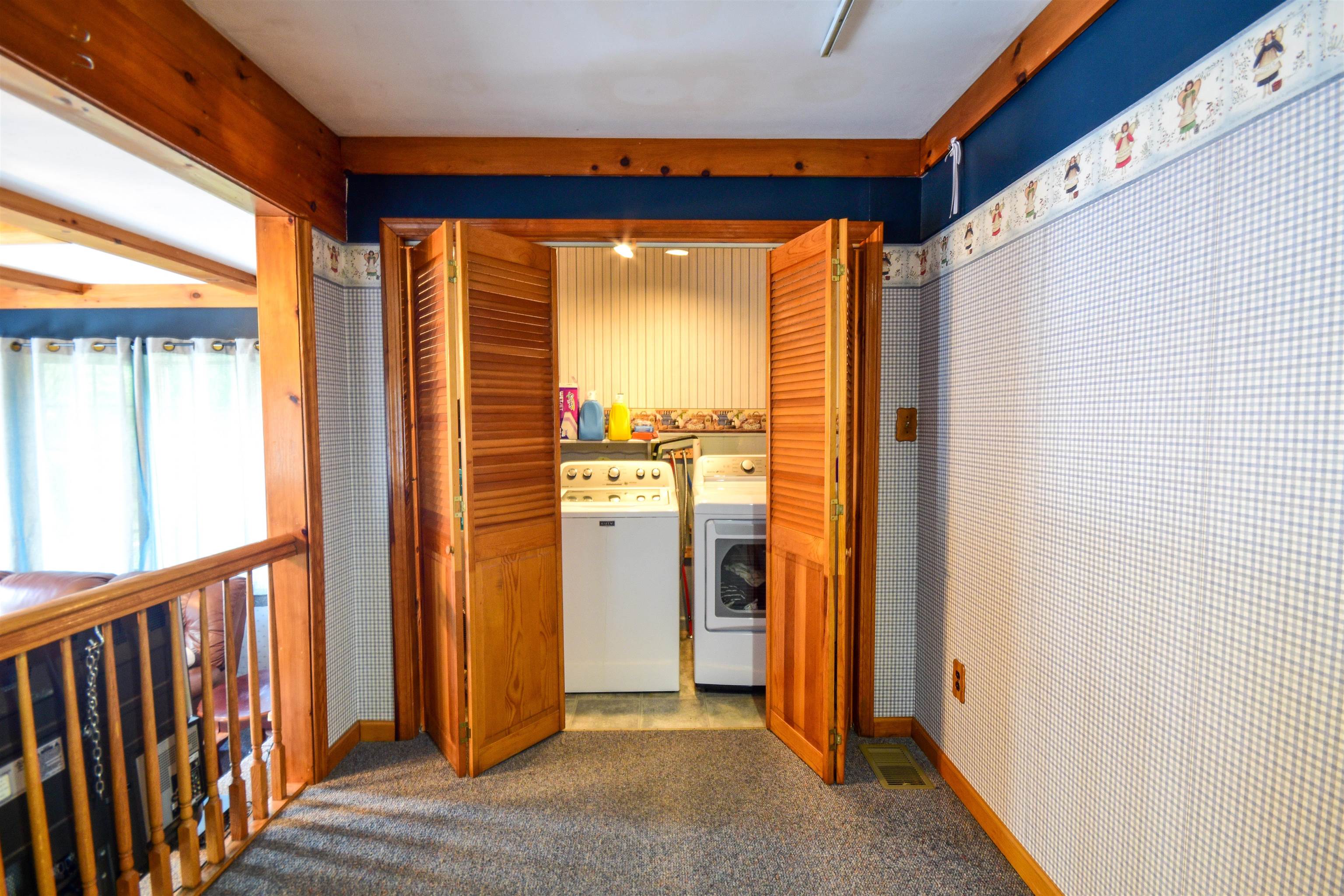 212 Grove Street Bennington, VT 05201 - Photo 5 of 36 Gallery Image 5