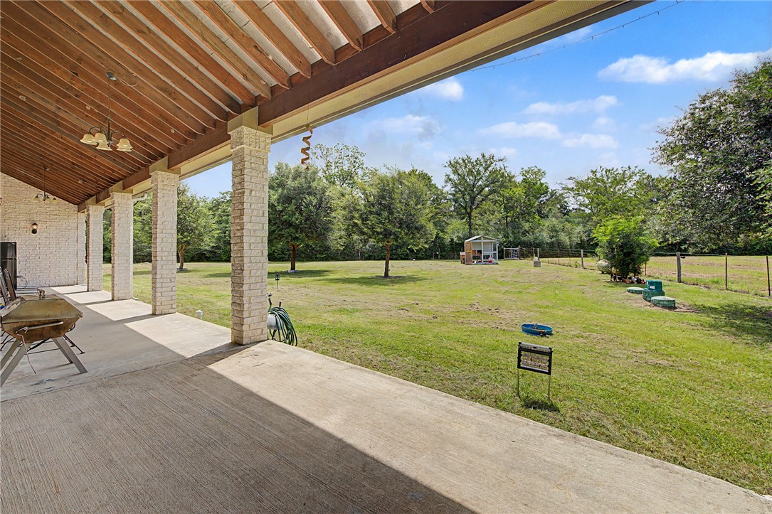 39595 Bosque Road Hempstead, TX 77445 - Photo 26 of 32
