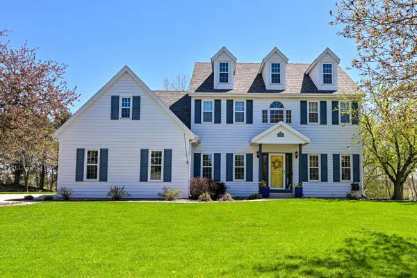 $839,900 | W262N2438 Deer Haven Drive, Pewaukee, WI 53072