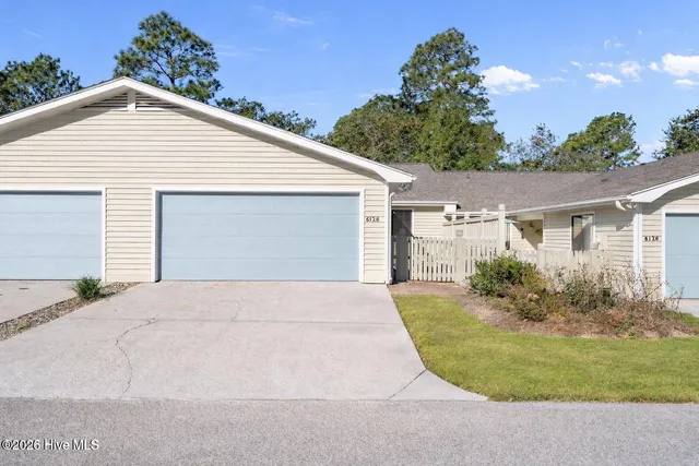 $364,900 | 6128 Inland Greens Drive, Wilmington, NC 28405