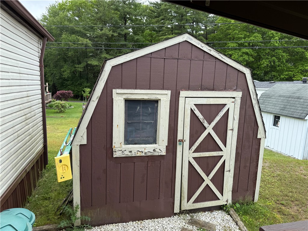 32 Lane East Coventry, RI 02816 - Photo 3 of 23