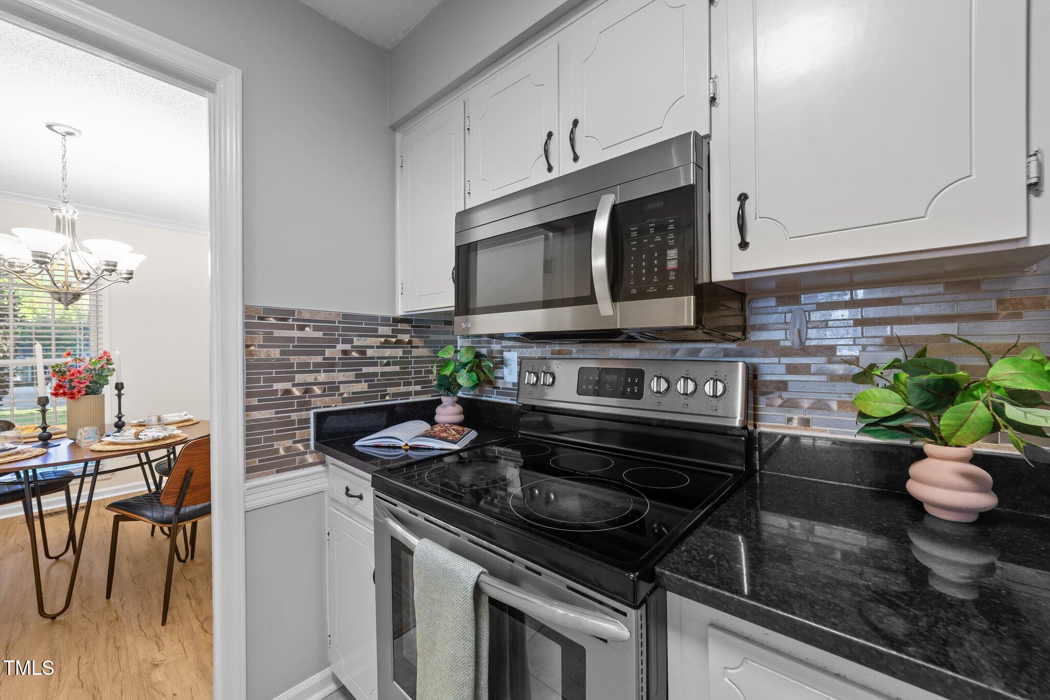 801 Silver Leaf Place Raleigh, NC 27609 - Photo 8 of 36 22-web-or-mls-VB4A5909