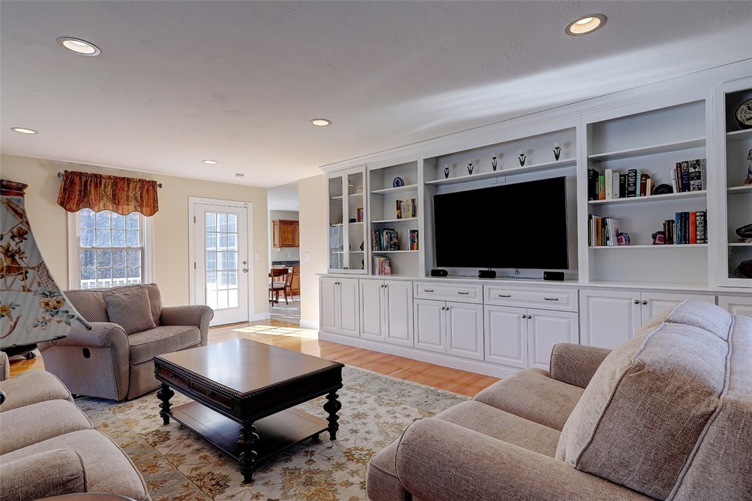 14 Round Farm Road Rehoboth, MA 02769 - Photo 3 of 43 Gallery Image 3