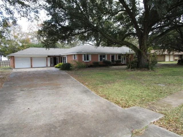 $130,000 | 10048 Bayou Des Glaisies Street, Moreauville, LA 71355
