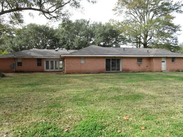 $109,200 | 10048 Bayou Des Glaisies Street, Moreauville, LA 71355