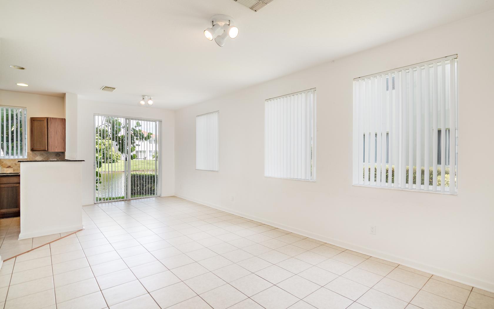 3099 Laurel Ridge Circle Riviera Beach, FL 33404 - Photo 3 of 17 3