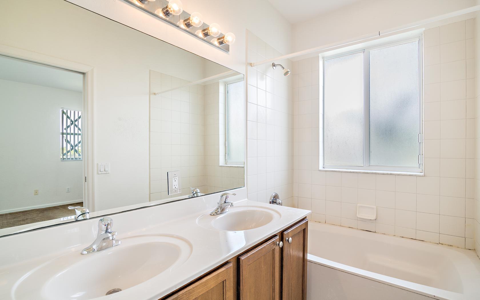 3099 Laurel Ridge Circle Riviera Beach, FL 33404 - Photo 8 of 17 8
