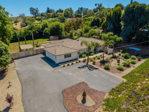 $1,100,000 | 4472 La Canada Road, Fallbrook, CA 92028