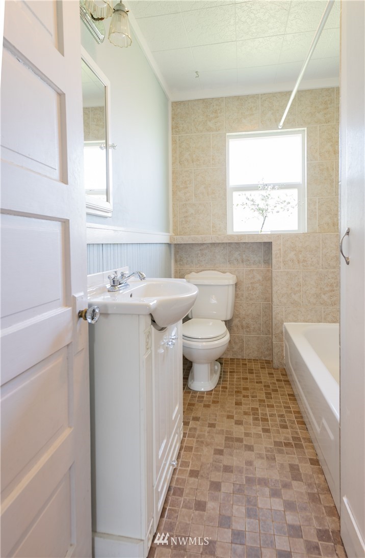 8556 Harborview Road Blaine, WA 98230 - Photo 14 of 39 Gallery Image 14