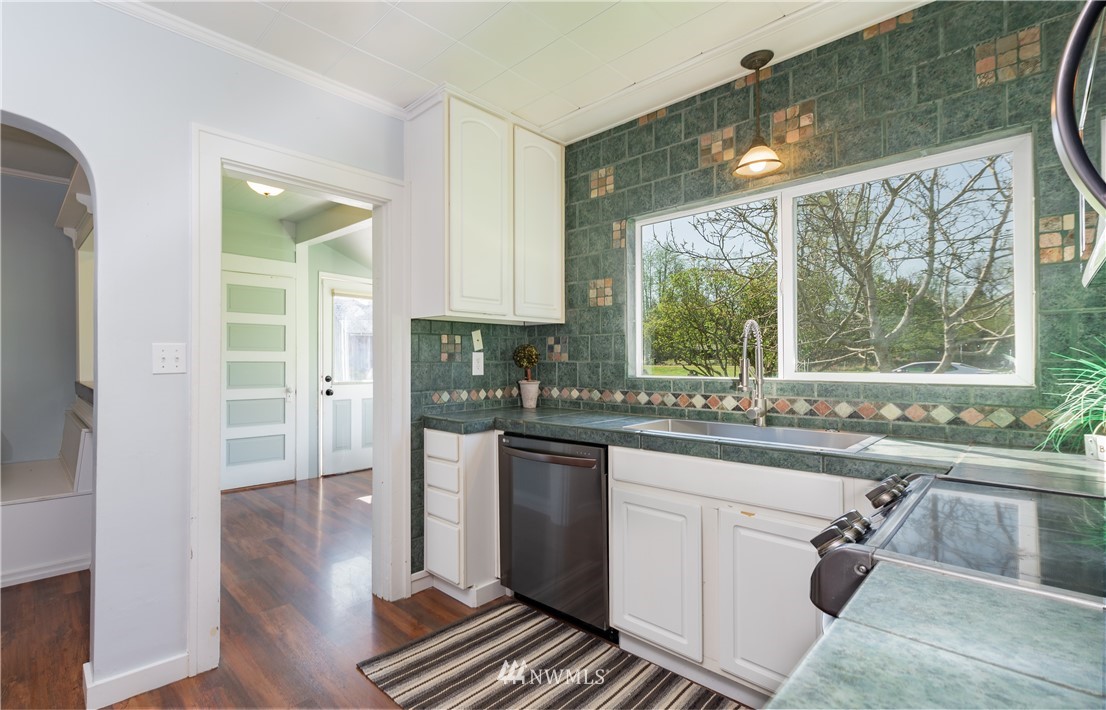 8556 Harborview Road Blaine, WA 98230 - Photo 4 of 39 Gallery Image 4