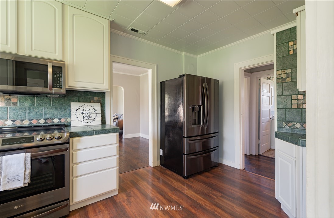 8556 Harborview Road Blaine, WA 98230 - Photo 6 of 39 Gallery Image 6