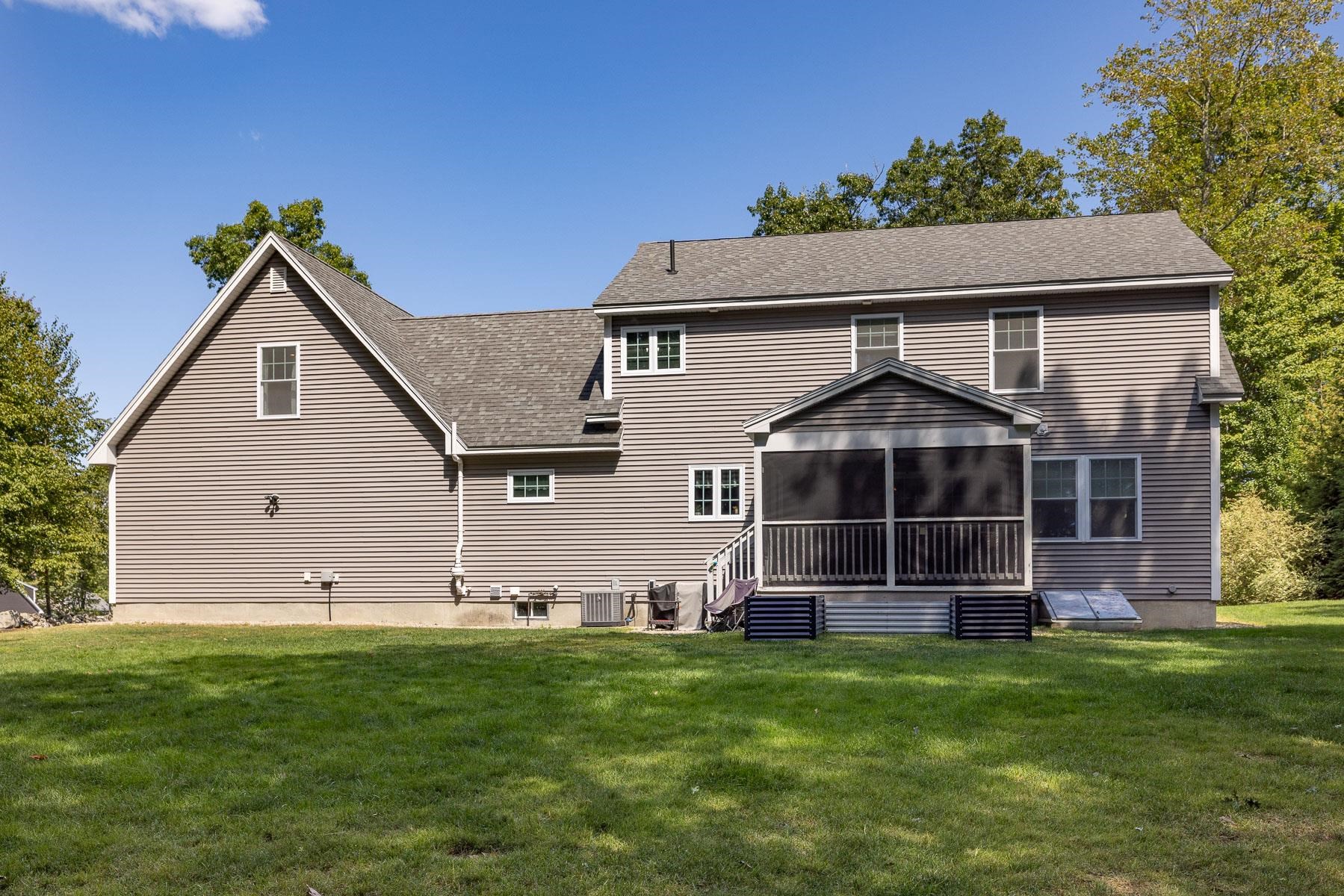 31 Shakespeare Road Rochester, NH 03839 - Photo 5 of 60