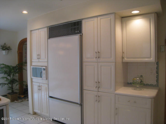 132 Beverly Road Staten Island, NY 10305 - Photo 12 of 38 Sub Zero Refrig .