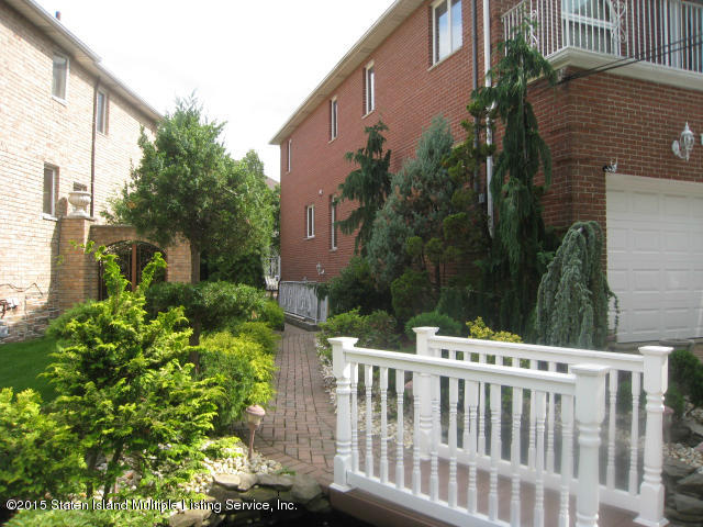 132 Beverly Road Staten Island, NY 10305 - Photo 2 of 38 Beverly side view