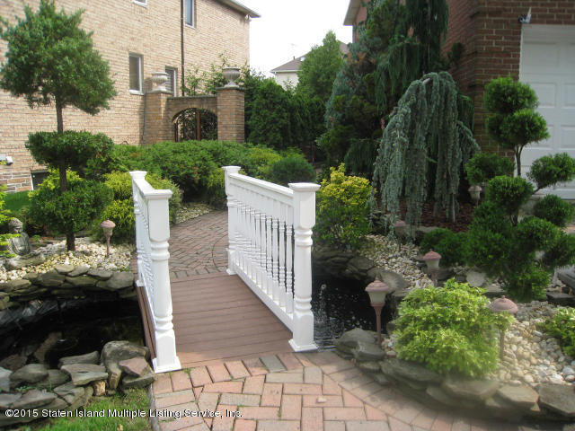 132 Beverly Road Staten Island, NY 10305 - Photo 4 of 38 Side View