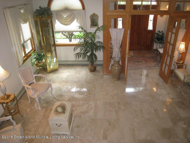 132 Beverly Road Staten Island, NY 10305 - Photo 5 of 38 Entrance into Living Rm ..