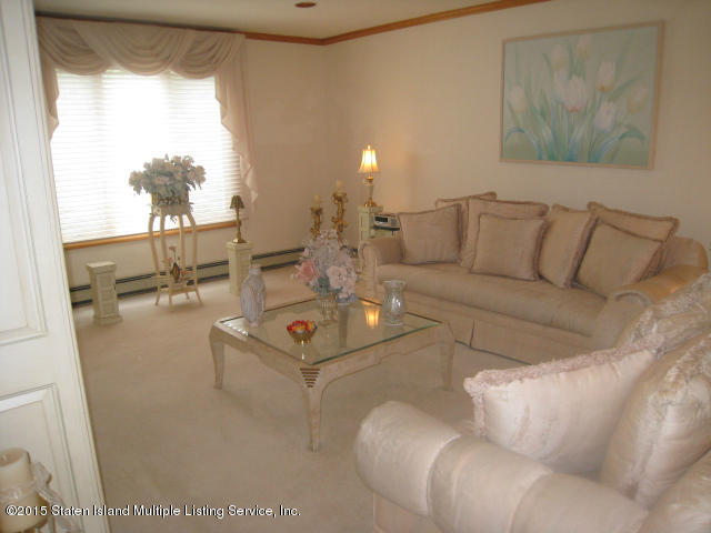 132 Beverly Road Staten Island, NY 10305 - Photo 9 of 38 Family room