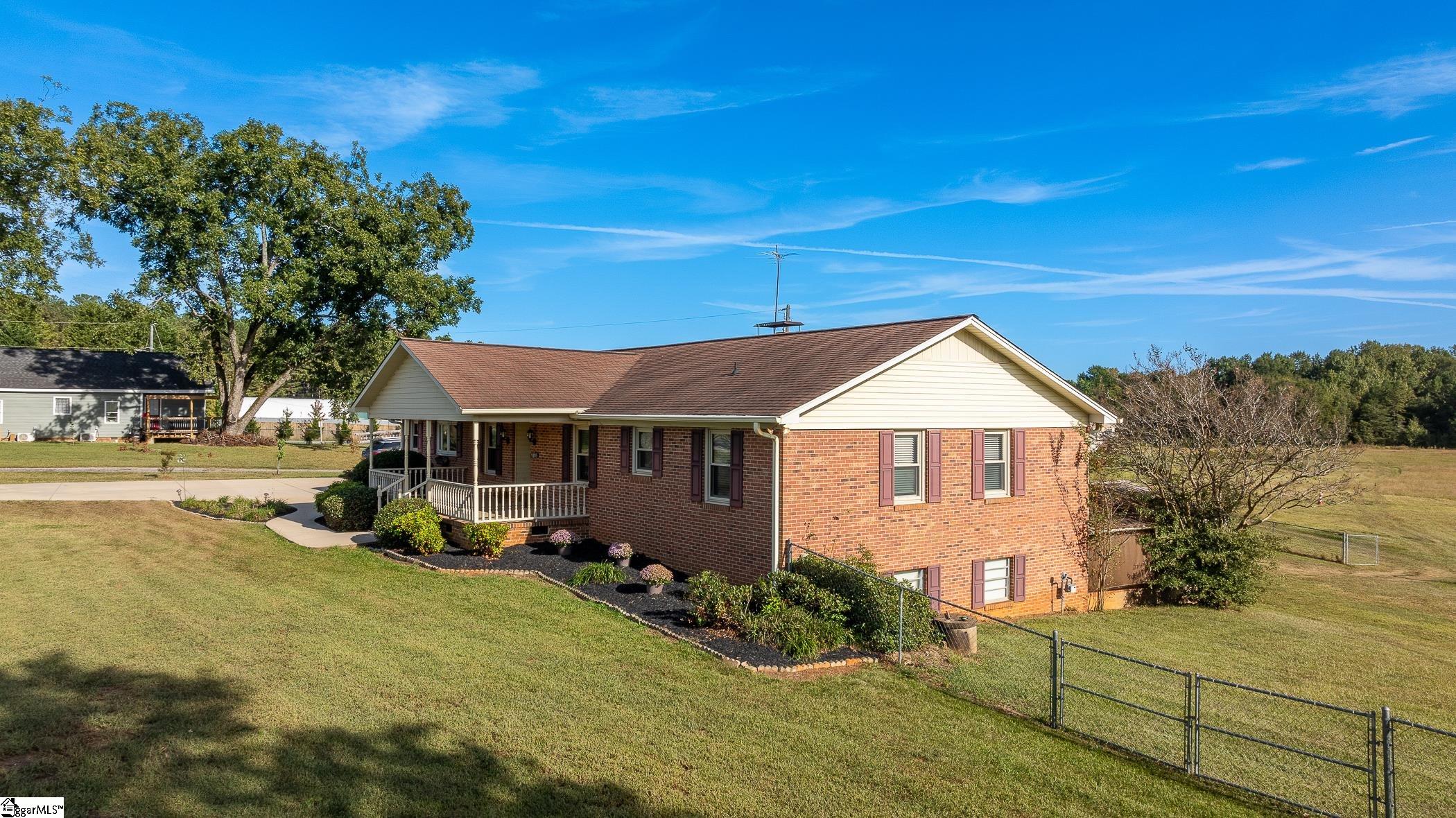 9305 Reidville Road Greer, SC 29651 - Photo 6 of 46 Gallery Image 6