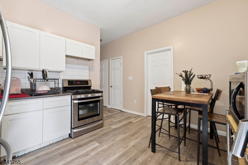 183 Graham Avenue Paterson, NJ 07501 - Photo 7 of 32