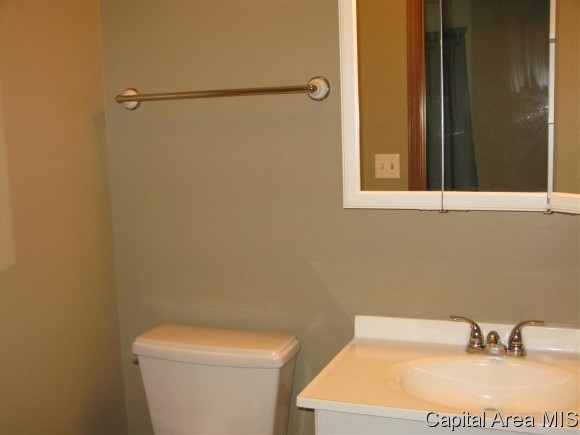 213 Astoria Road Springfield, IL 62704 - Photo 13 of 16