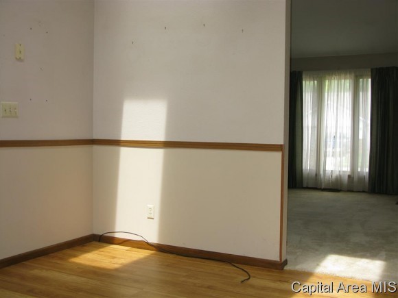 213 Astoria Road Springfield, IL 62704 - Photo 8 of 16
