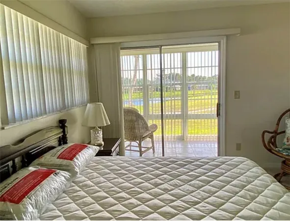 $1,600 | 36 Pine Arbor Lane, Unit 202, Vero Beach, FL 32962