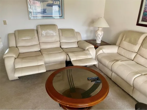 $1,600 | 36 Pine Arbor Lane, Unit 202, Vero Beach, FL 32962