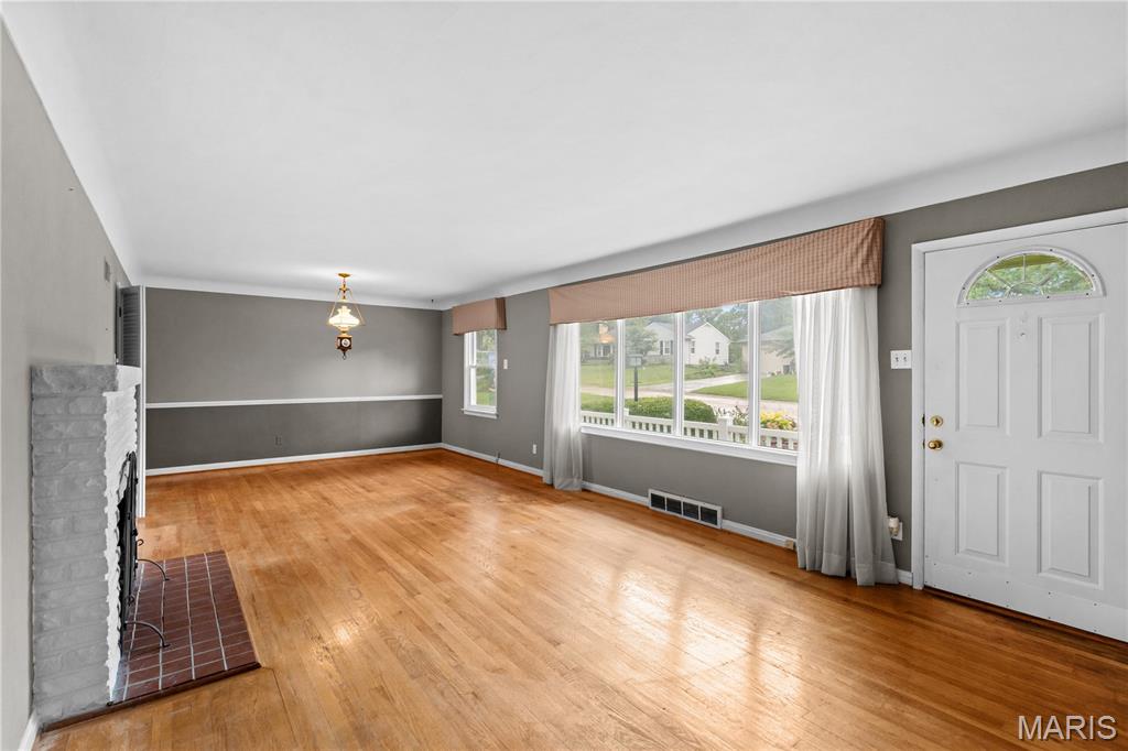 425 Linum Lane Webster Groves, MO 63119 - Photo 4 of 24