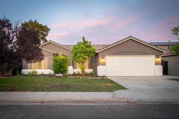 $445,000 | 2423 South Sabre Avenue, Fresno, CA 93727