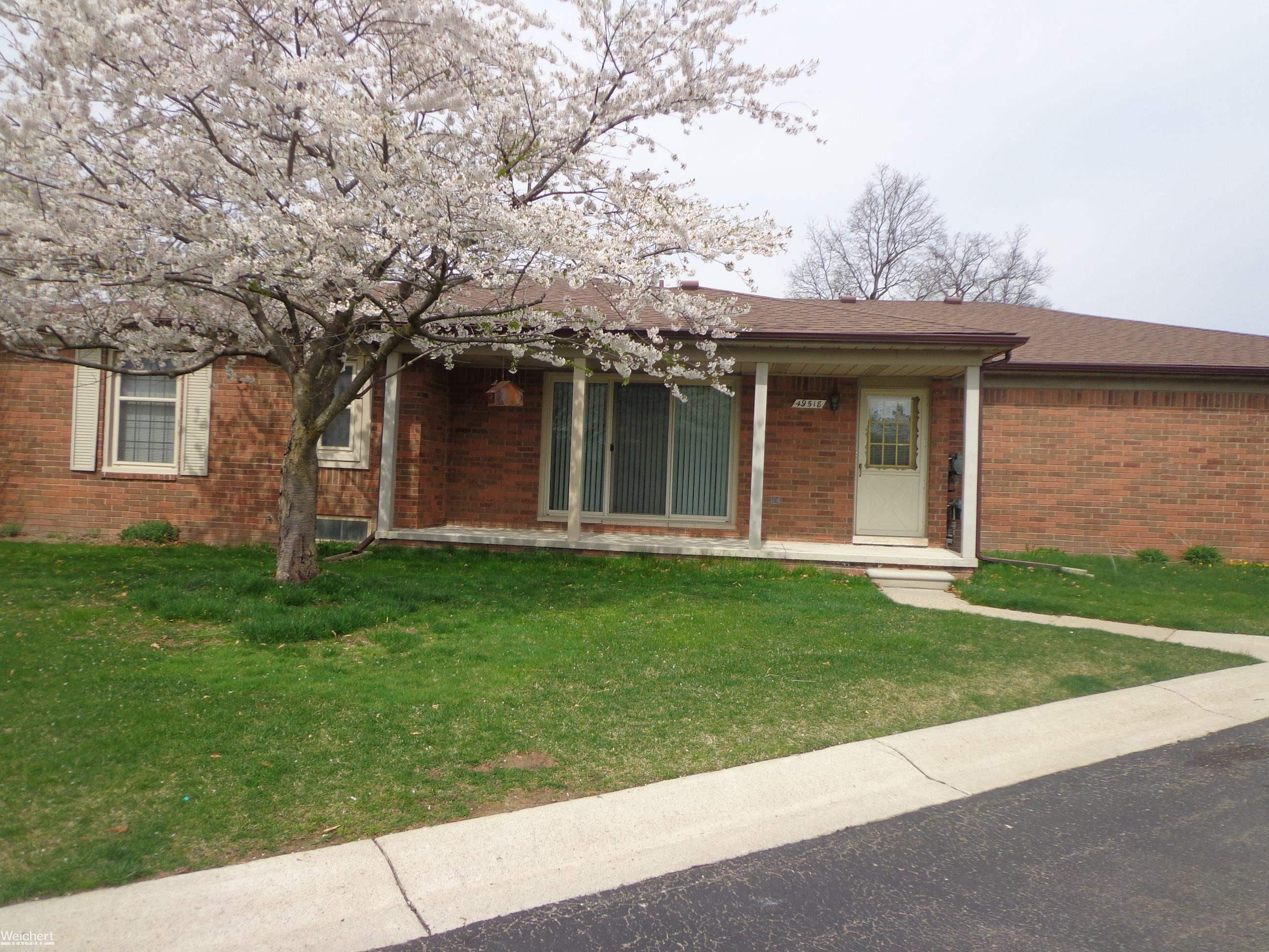 49518 Roxbury Court Utica, MI 48315 - Photo 1 of 21