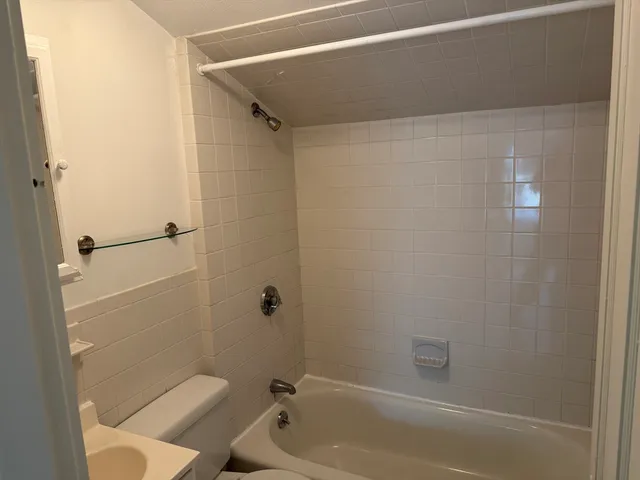 $2,000 | 5 Brown, Unit 3, Boston, MA 02131