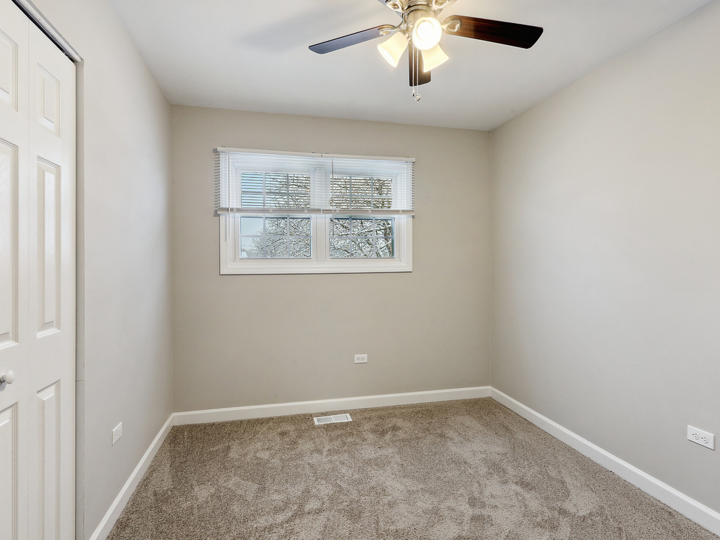 1057 Bothwell Circle Bolingbrook, IL 60440 - Photo 7 of 14 an empty room with a window